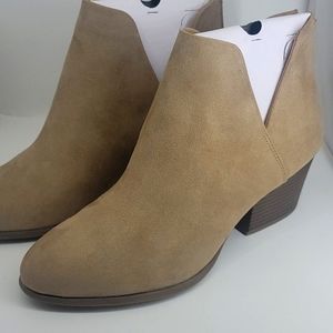 SO Barb Ankle V cut booties